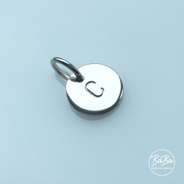 BaBa jewellery for happiness C Silberanhänger mit Buchstabe 9mm BaBa Love