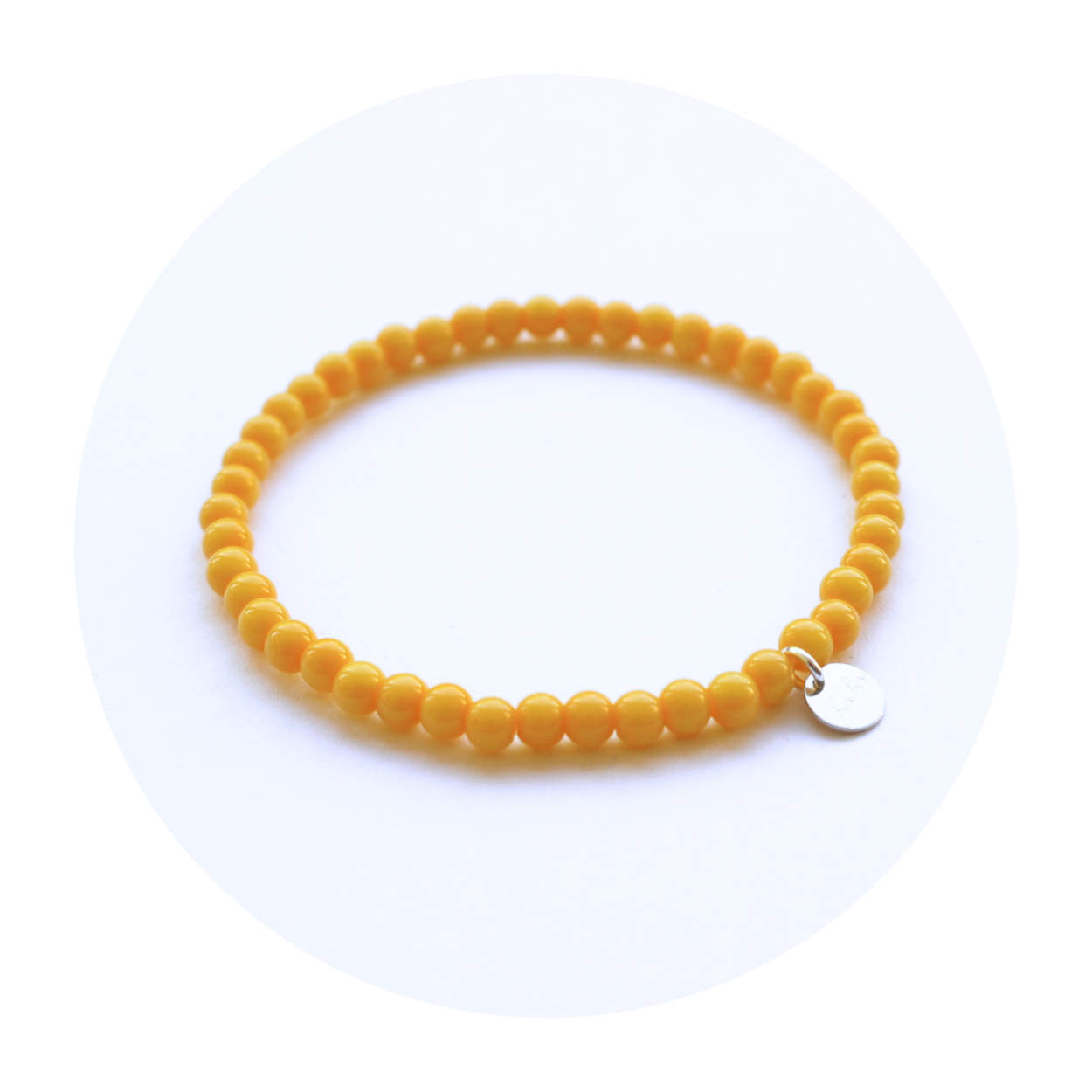 ARMBAND aus farbigen Glasperlen