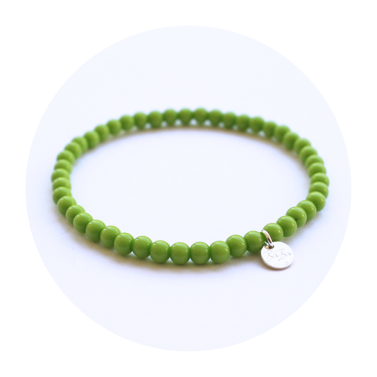 ARMBAND aus farbigen Glasperlen