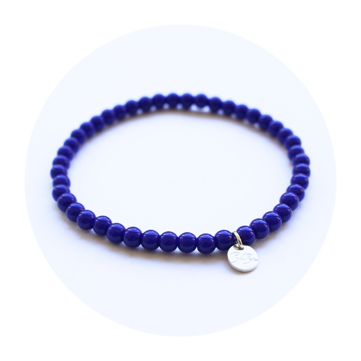 ARMBAND aus farbigen Glasperlen