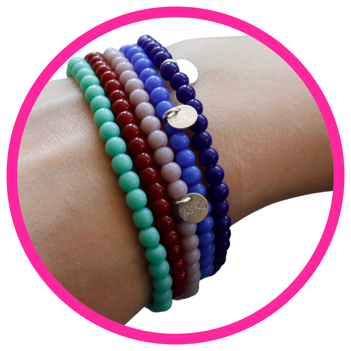ARMBAND aus farbigen Glasperlen