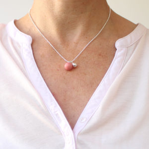 BaBa jewellery for happiness kurze Silberkette mit rosafarbener Glasperle